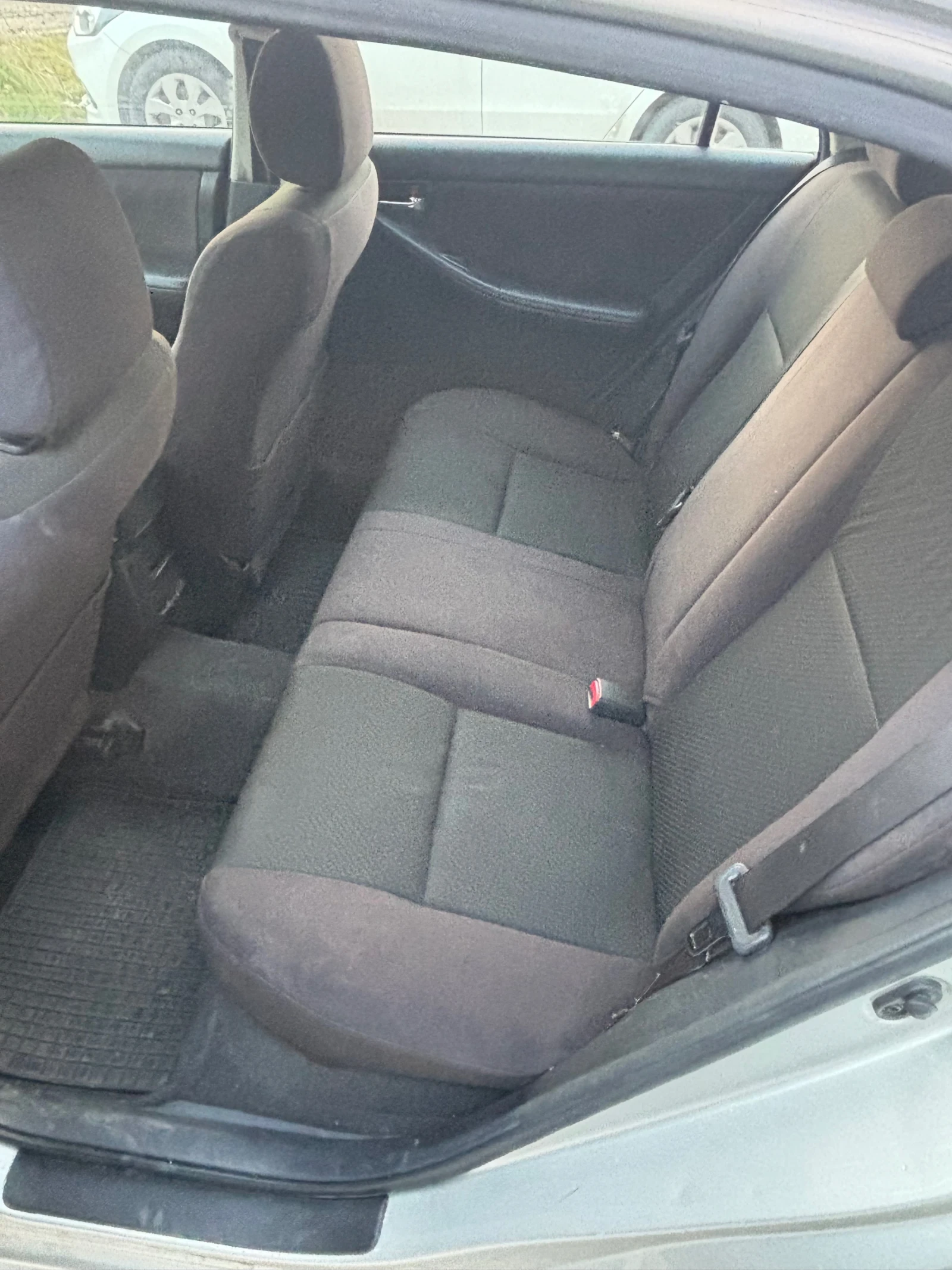 Toyota Corolla 1.4 D4D, снимка 8 - Автомобили и джипове - 53712136