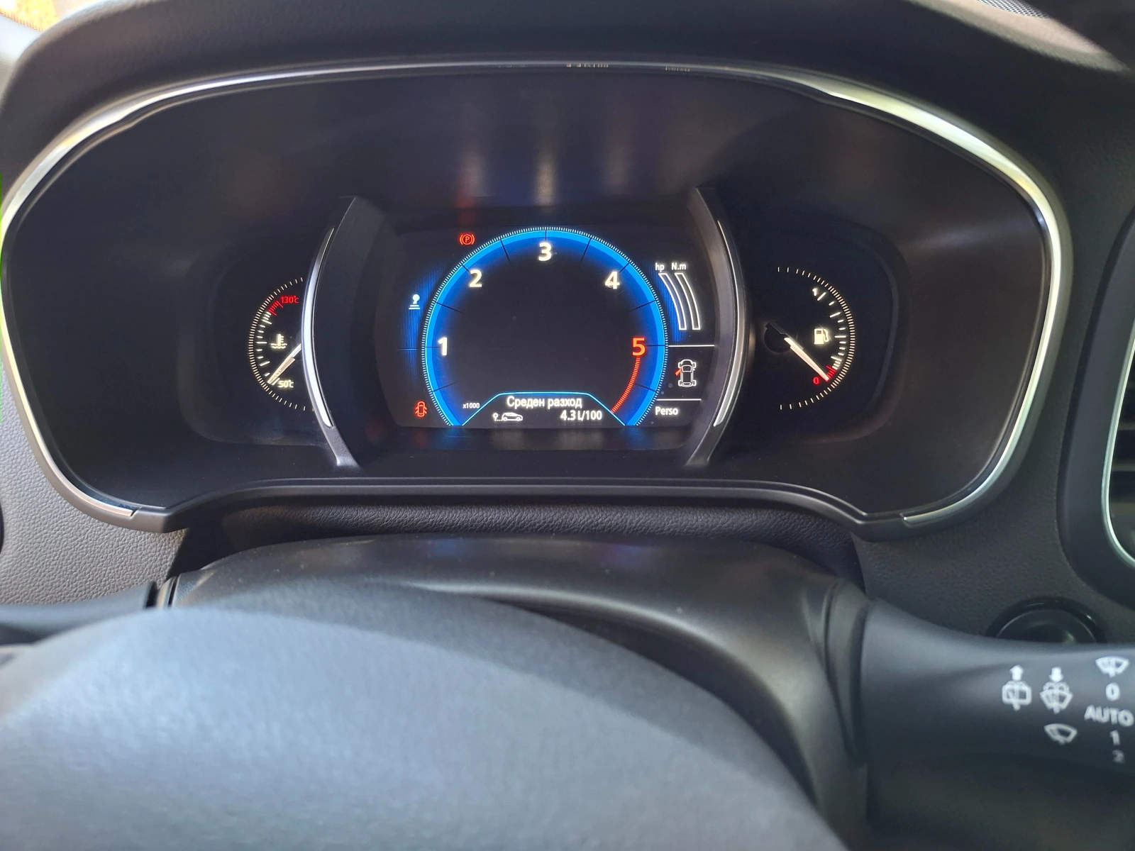 Renault Megane IV, снимка 10 - Автомобили и джипове - 54053629