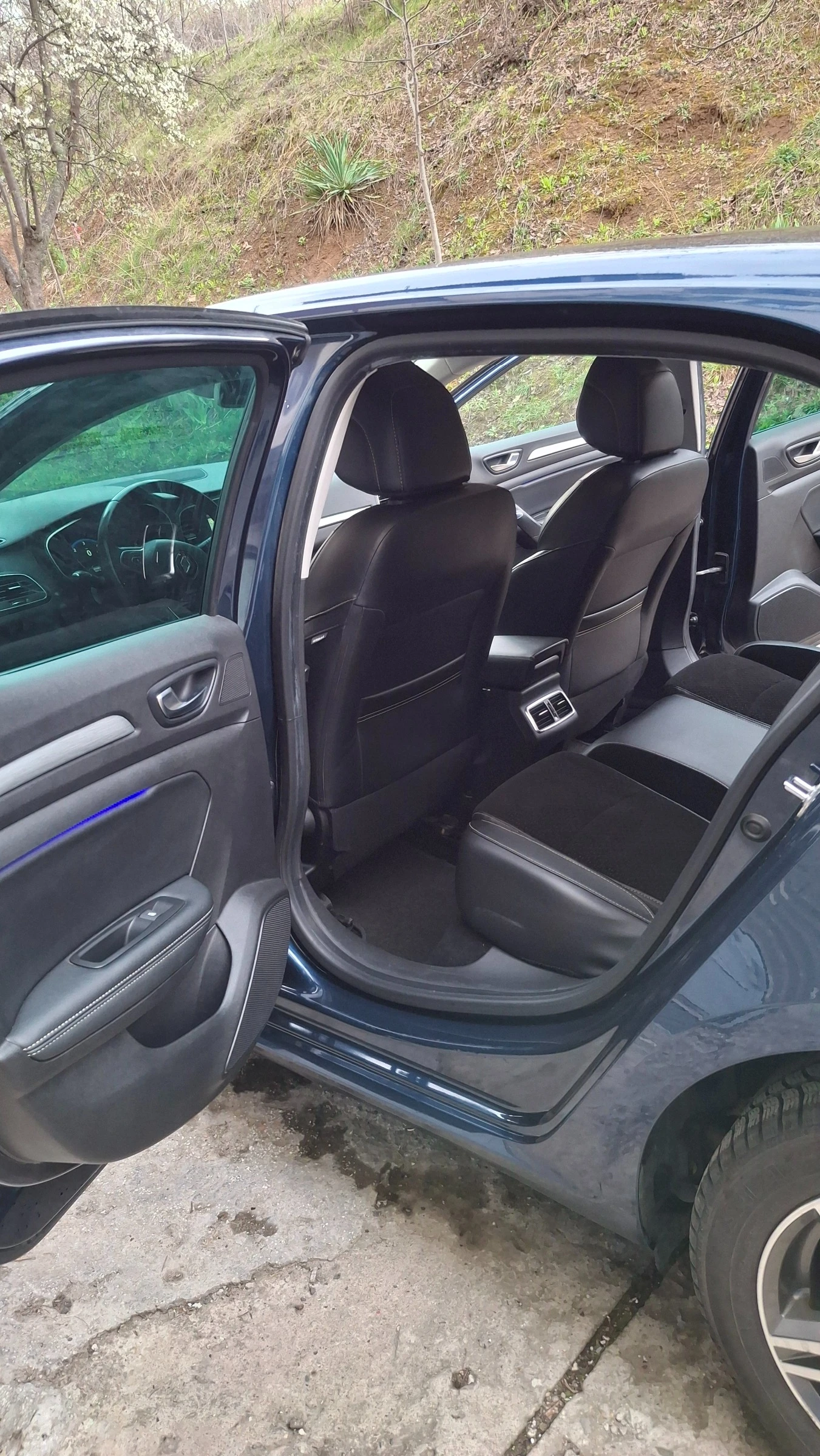 Renault Megane IV, снимка 7 - Автомобили и джипове - 54053629