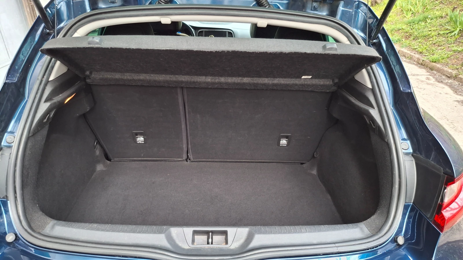 Renault Megane IV, снимка 6 - Автомобили и джипове - 54053629