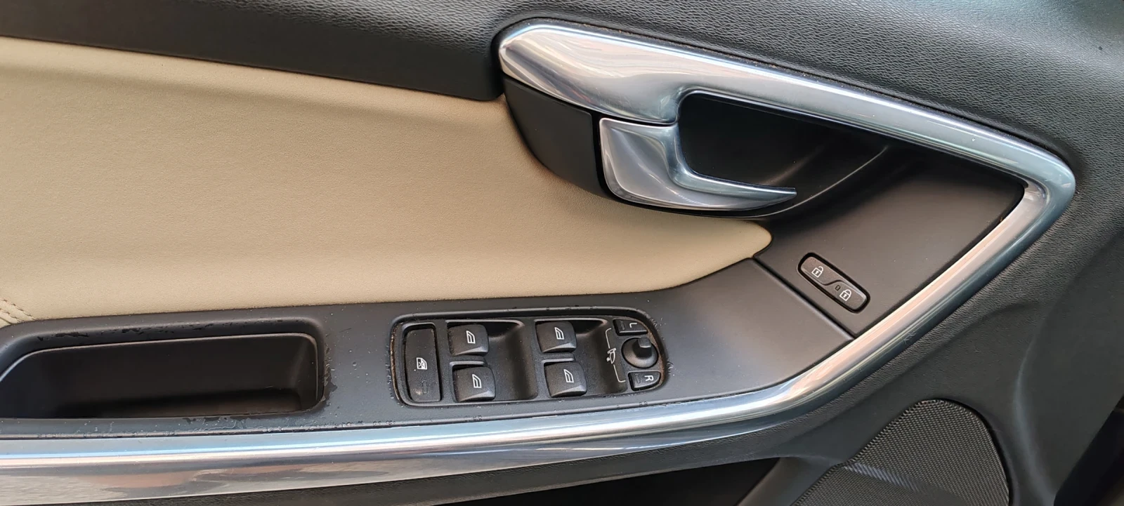 Volvo V60, снимка 11 - Автомобили и джипове - 55783283