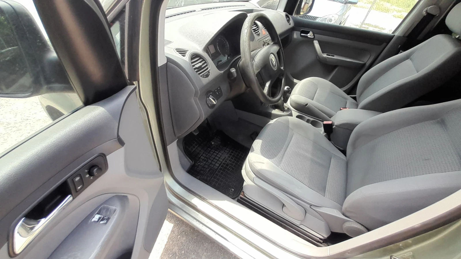 VW Caddy 1.9TDI 105kc Klima Navi , снимка 9 - Автомобили и джипове - 54488849