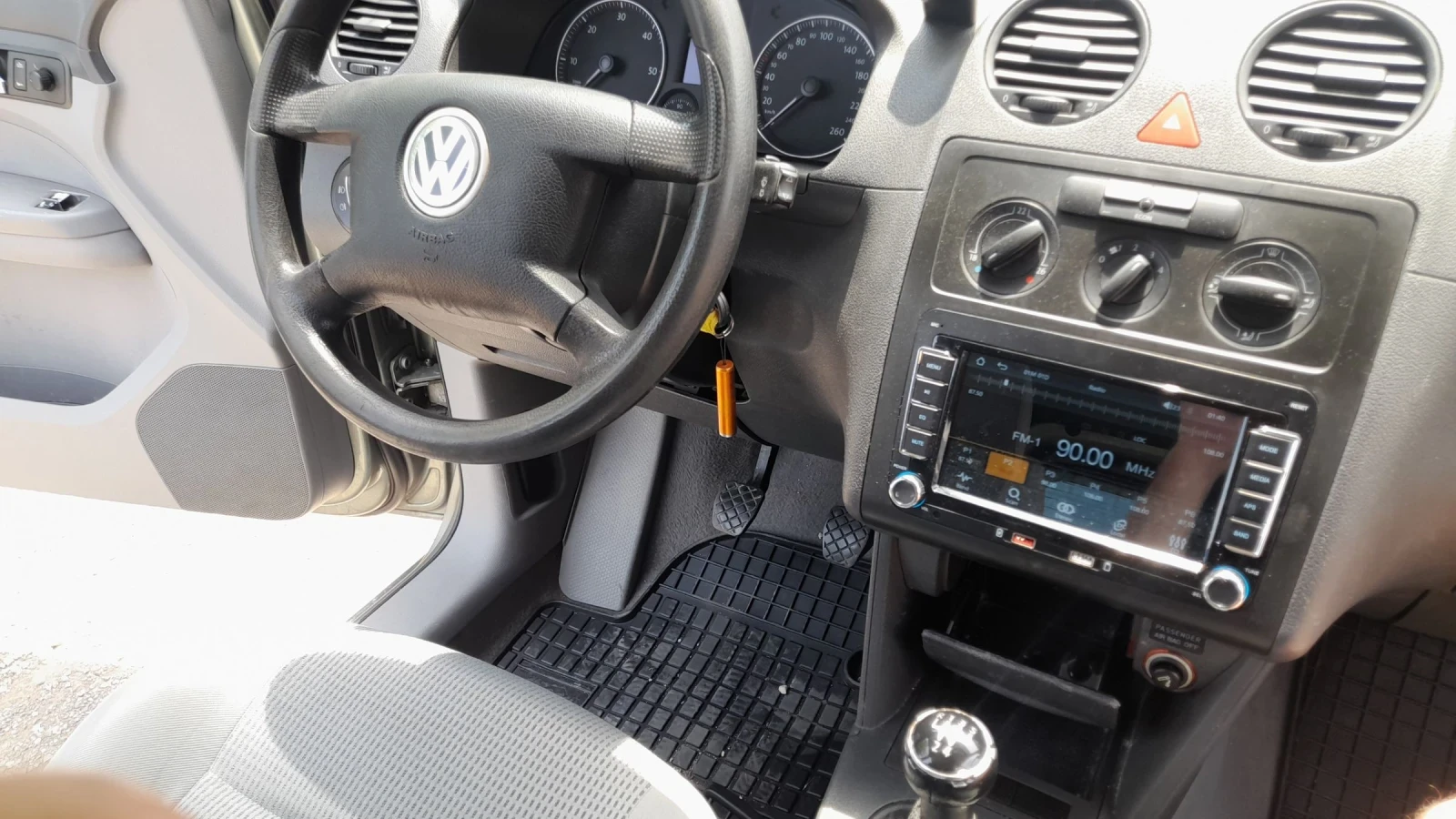 VW Caddy 1.9TDI 105kc Klima Navi , снимка 12 - Автомобили и джипове - 54488849