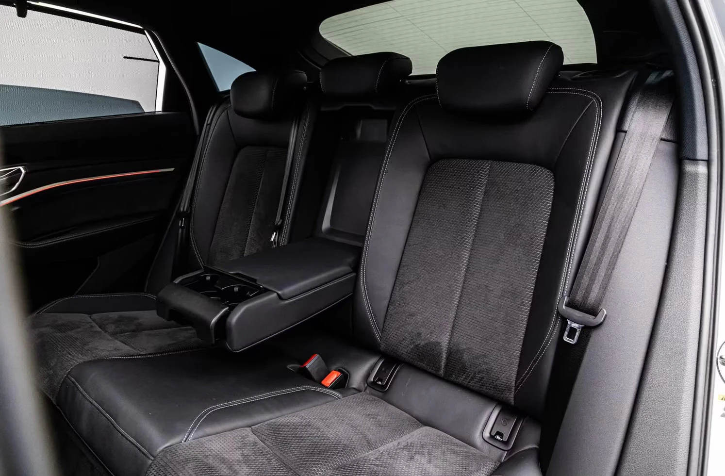 Audi E-Tron 55/SPORTBACK/2X-SLINE/BLACKOPT/360/B&O/PANO/407z | Mobile.bg � ����������� 14