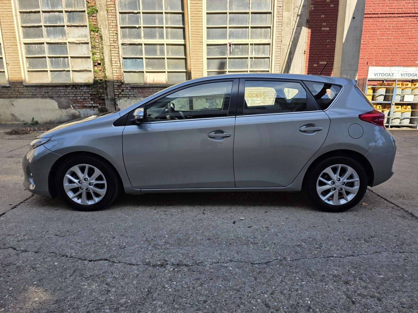 Toyota Auris 1.4D4D-90KC ACTIVE, снимка 2 - Автомобили и джипове - 54761719