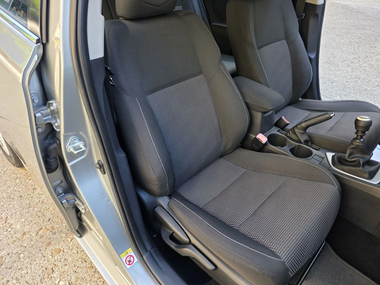 Toyota Auris 1.4D4D-90KC ACTIVE, снимка 14 - Автомобили и джипове - 54761719