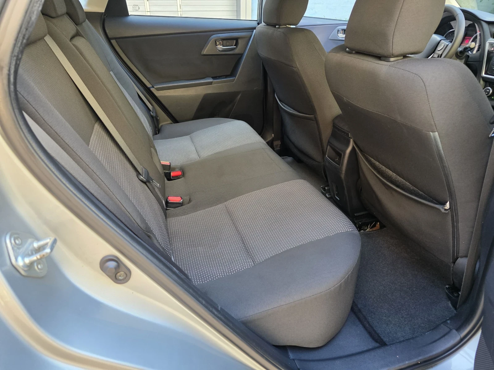 Toyota Auris 1.4D4D-90KC ACTIVE, снимка 13 - Автомобили и джипове - 54761719
