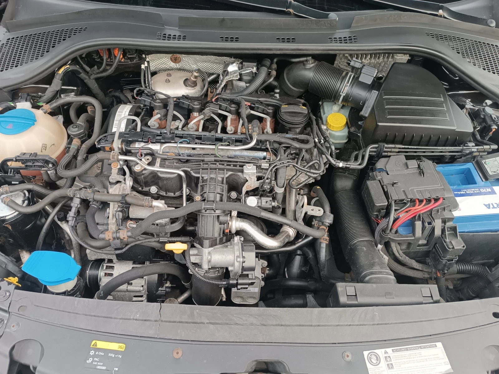 Skoda Rapid 1, 6 tDi, ПЕРФЕКТНА, ЛИЗИНГ , снимка 15 - Автомобили и джипове - 54829556