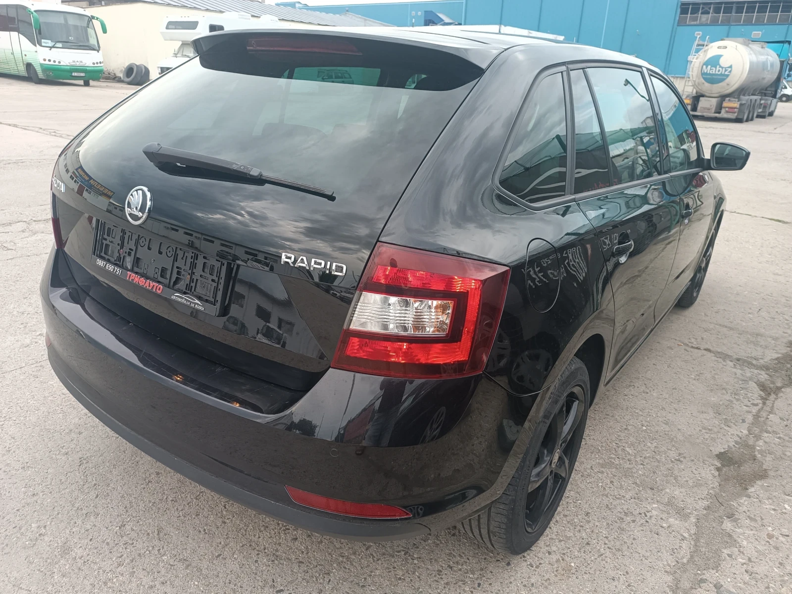 Skoda Rapid 1, 6 tDi, ПЕРФЕКТНА, ЛИЗИНГ , снимка 4 - Автомобили и джипове - 54829556