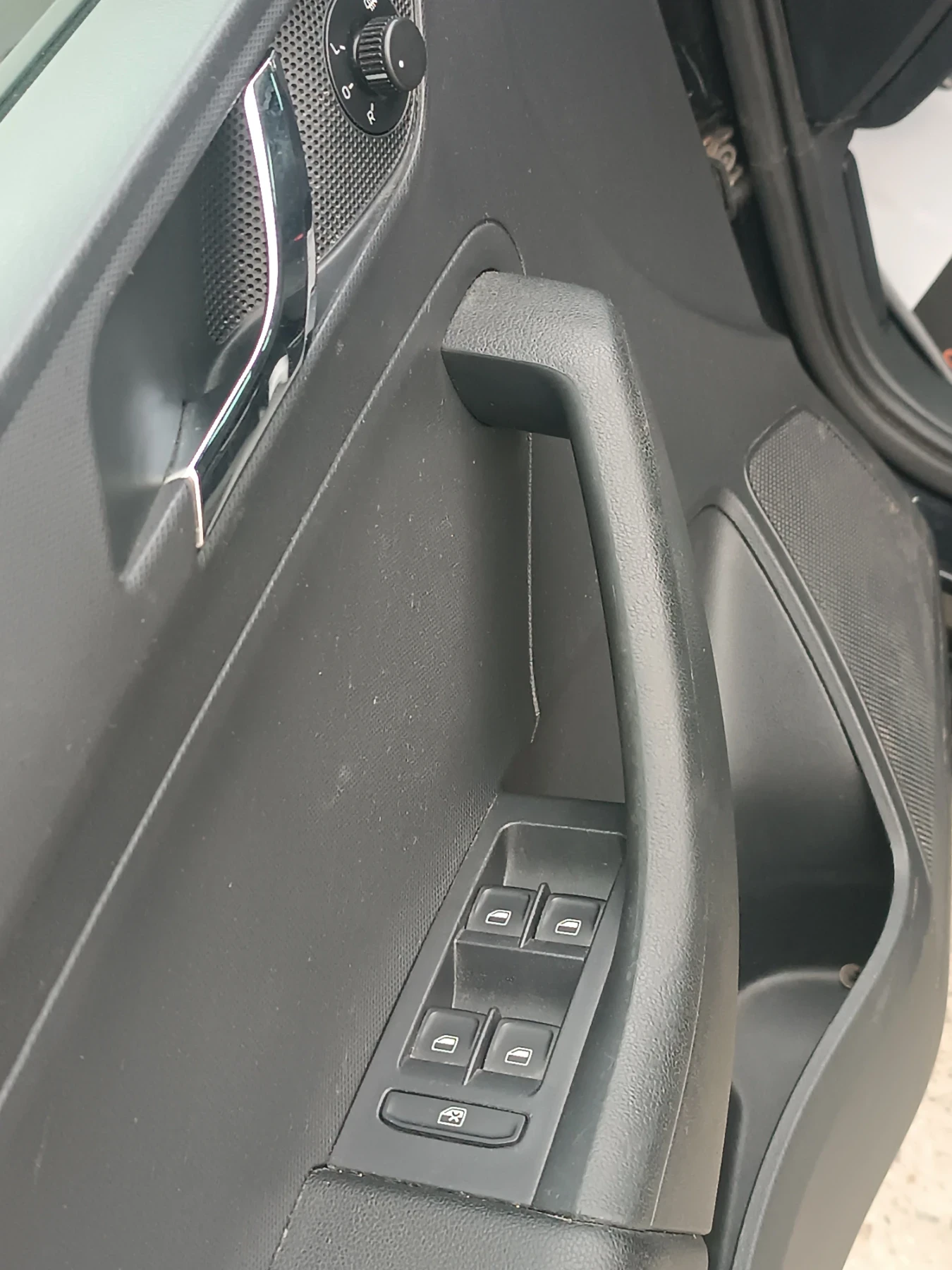 Skoda Rapid 1, 6 tDi, ПЕРФЕКТНА, ЛИЗИНГ , снимка 7 - Автомобили и джипове - 54829556