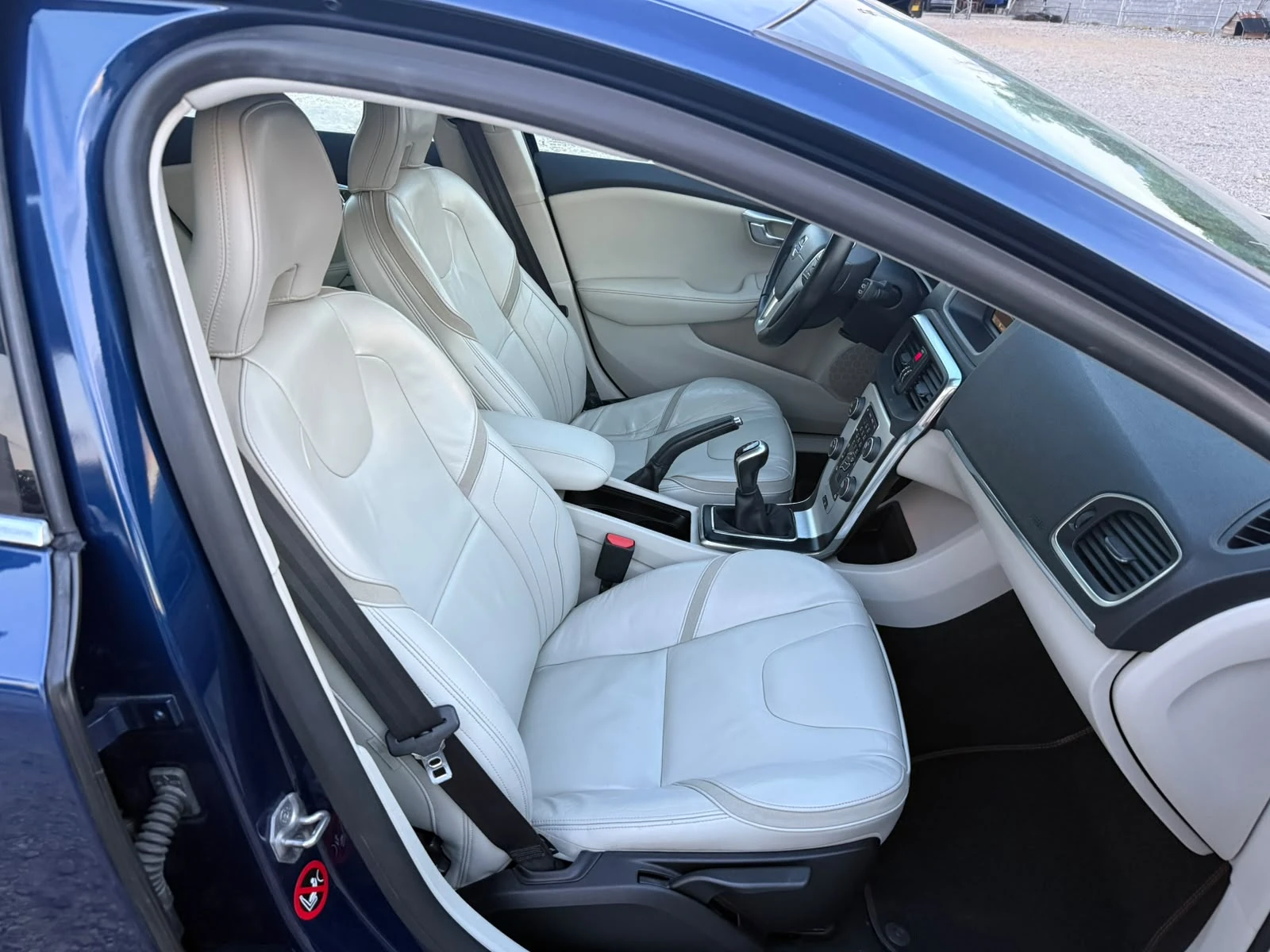 Volvo V40 1.6D D2/Ocean Race/Камера/История/Собствен лизинг, снимка 11 - Автомобили и джипове - 54845452