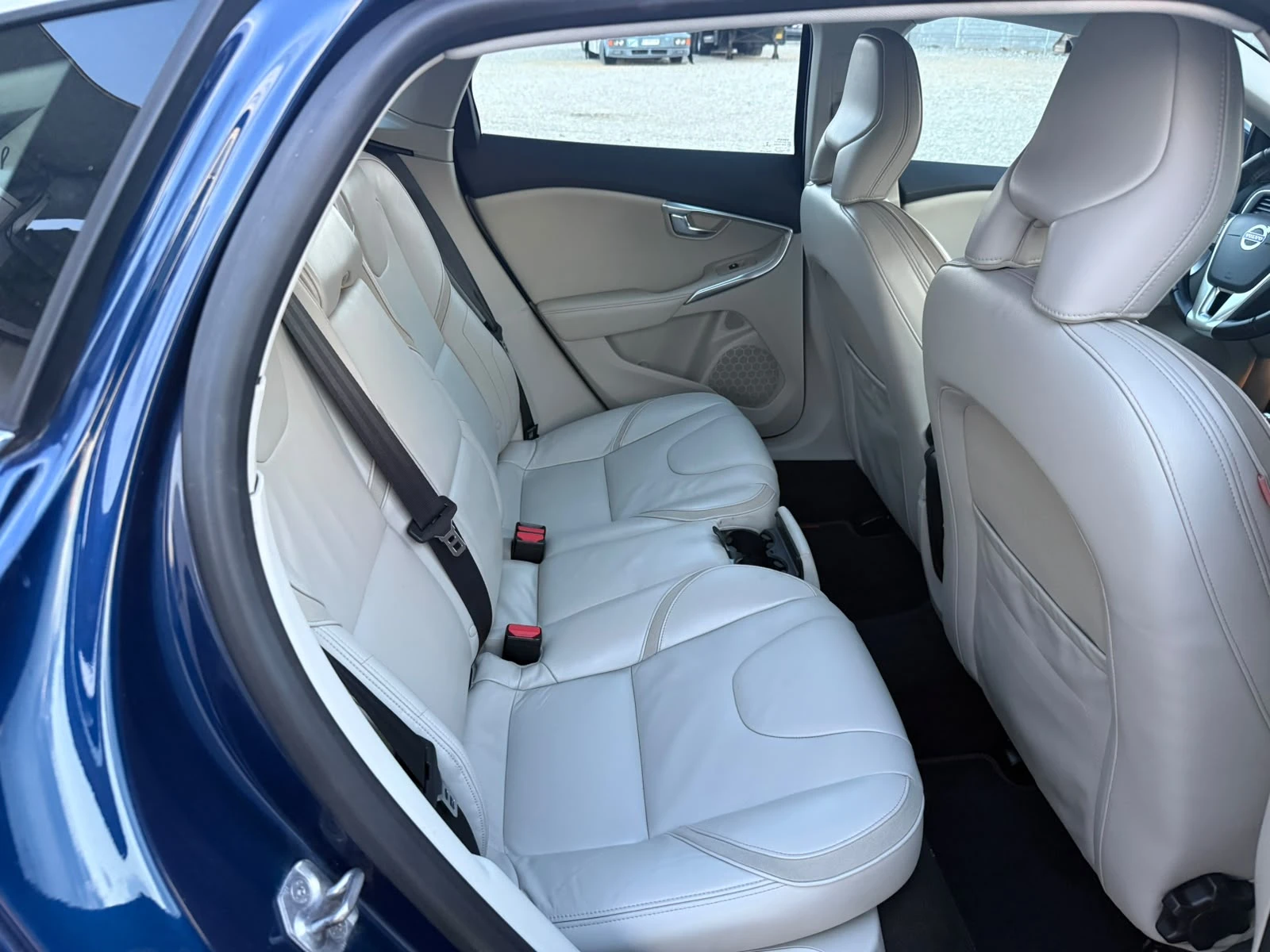Volvo V40 1.6D D2/Ocean Race/Камера/История/Собствен лизинг, снимка 10 - Автомобили и джипове - 54845452
