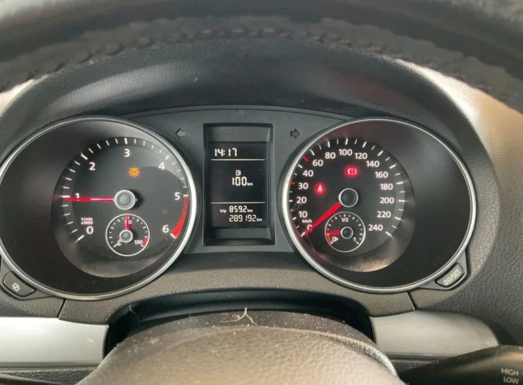 VW Golf 2.0 tdi, снимка 3 - Автомобили и джипове - 55127096