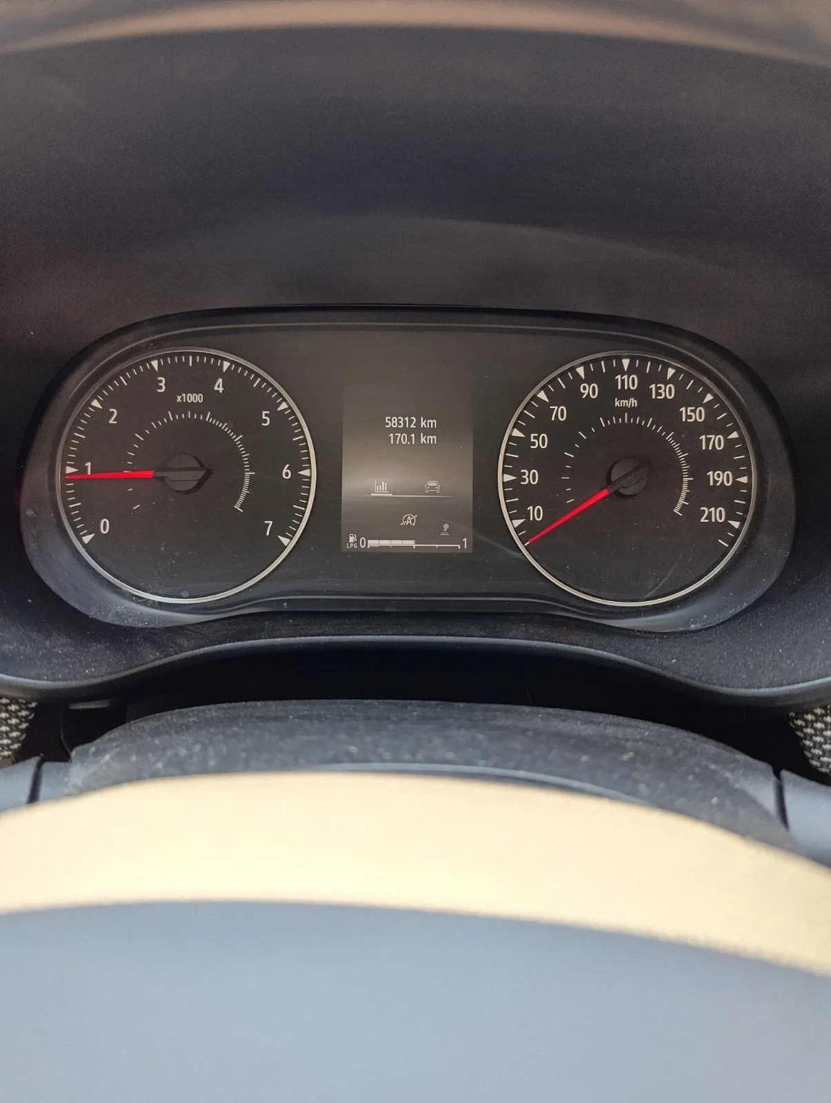 Dacia Sandero 1.0, снимка 7 - Автомобили и джипове - 55403632