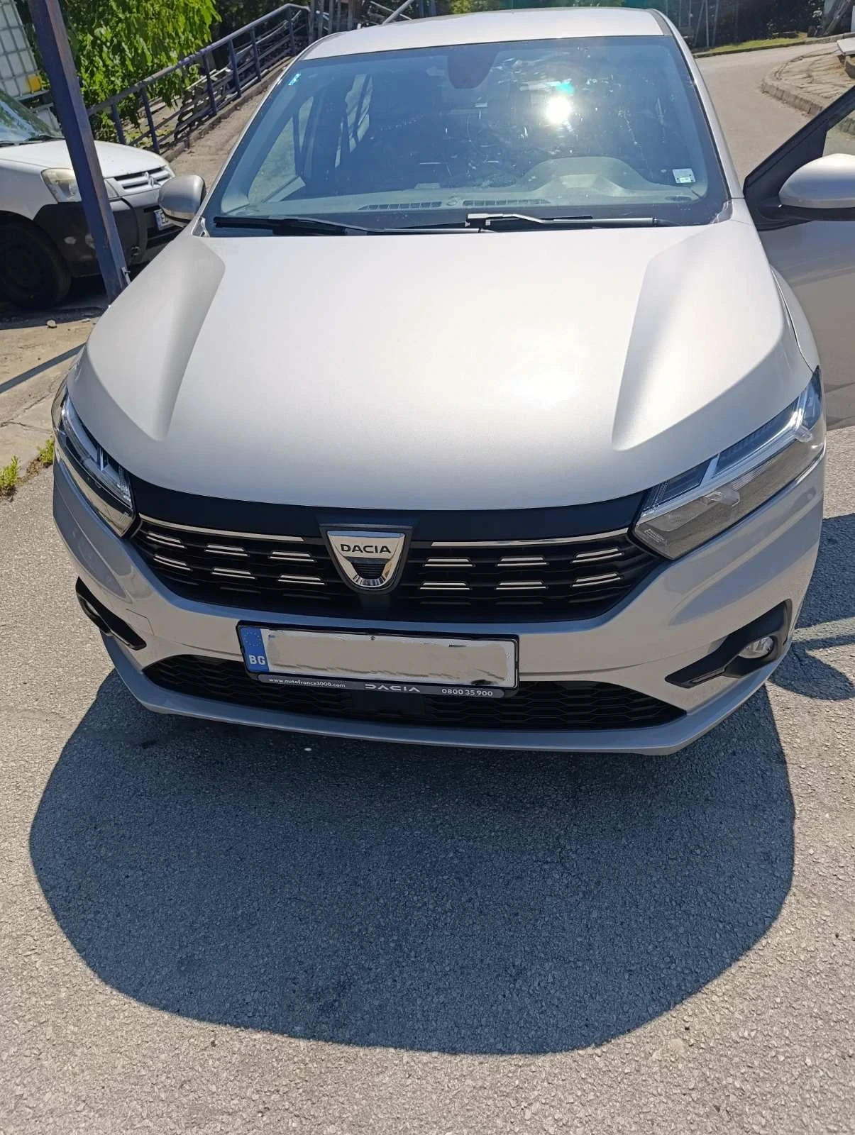 Dacia Sandero 1.0, снимка 2 - Автомобили и джипове - 55403632