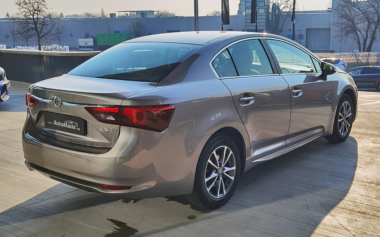 Toyota Avensis 1.6, снимка 3 - Автомобили и джипове - 55636826