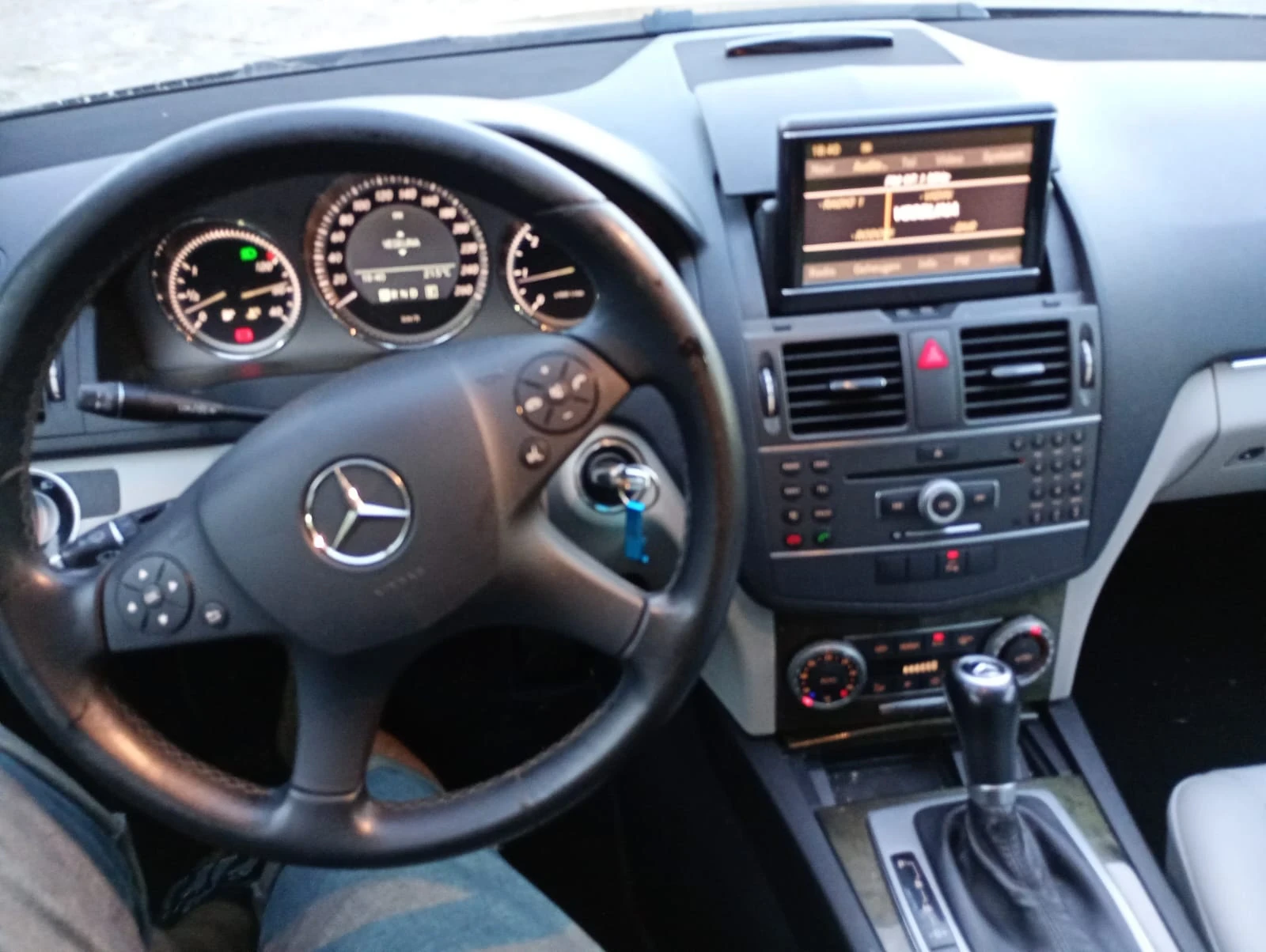 Mercedes-Benz C 200, снимка 8 - Автомобили и джипове - 55848493