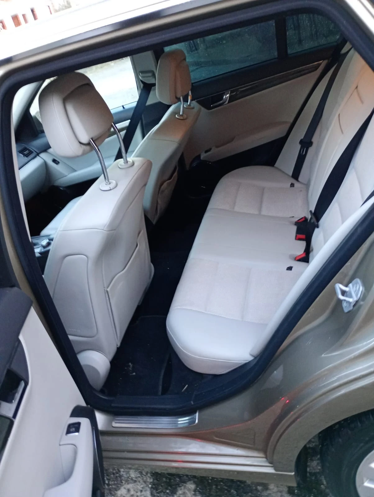 Mercedes-Benz C 200, снимка 7 - Автомобили и джипове - 55848493