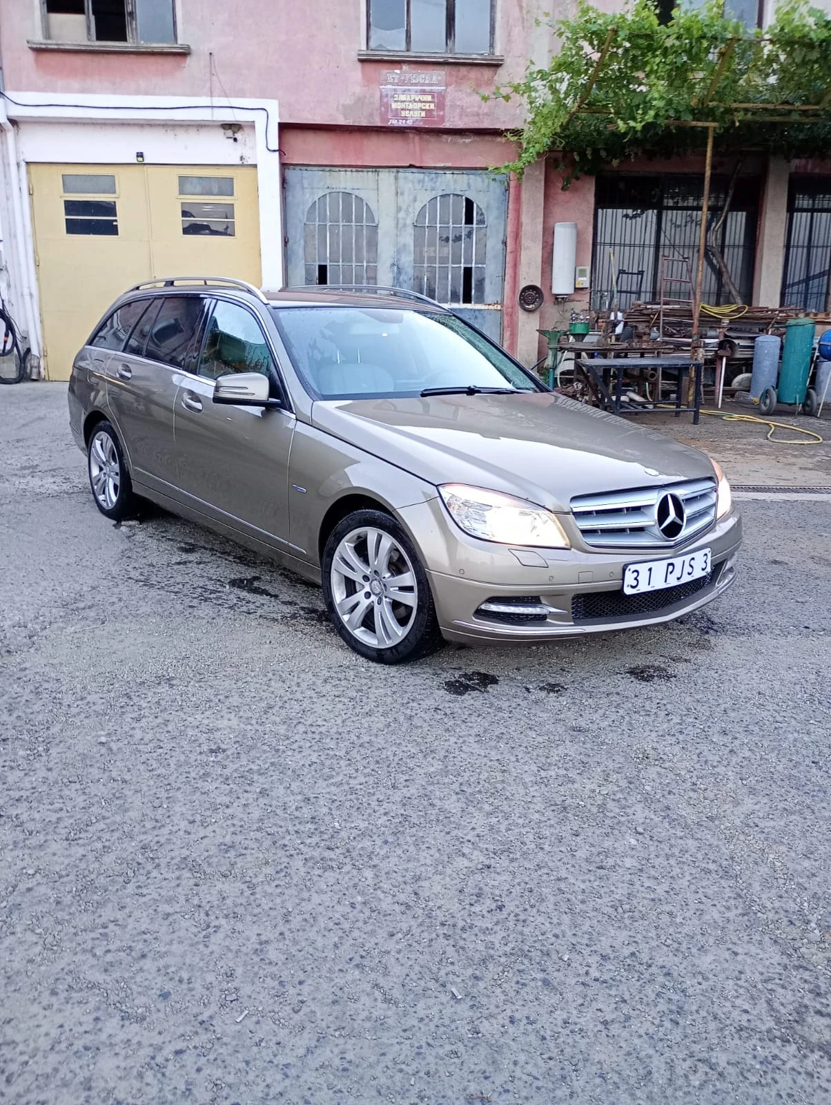 Mercedes-Benz C 200, снимка 4 - Автомобили и джипове - 55848493