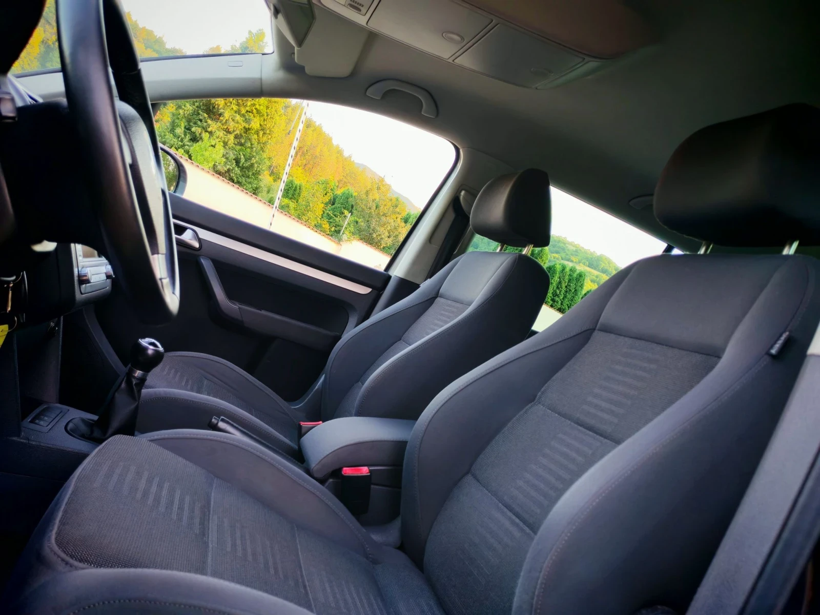 VW Touran 1.9TDI(105)* 6-СКОРОСТИ* FACELIFT* НОВ ВНОС* , снимка 10 - Автомобили и джипове - 55931137