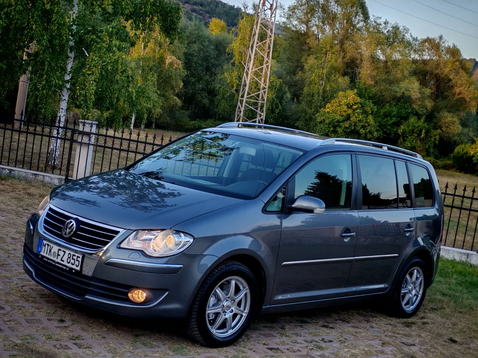 VW Touran 1.9TDI(105)* 6-СКОРОСТИ* FACELIFT* НОВ ВНОС* , снимка 3 - Автомобили и джипове - 55931137