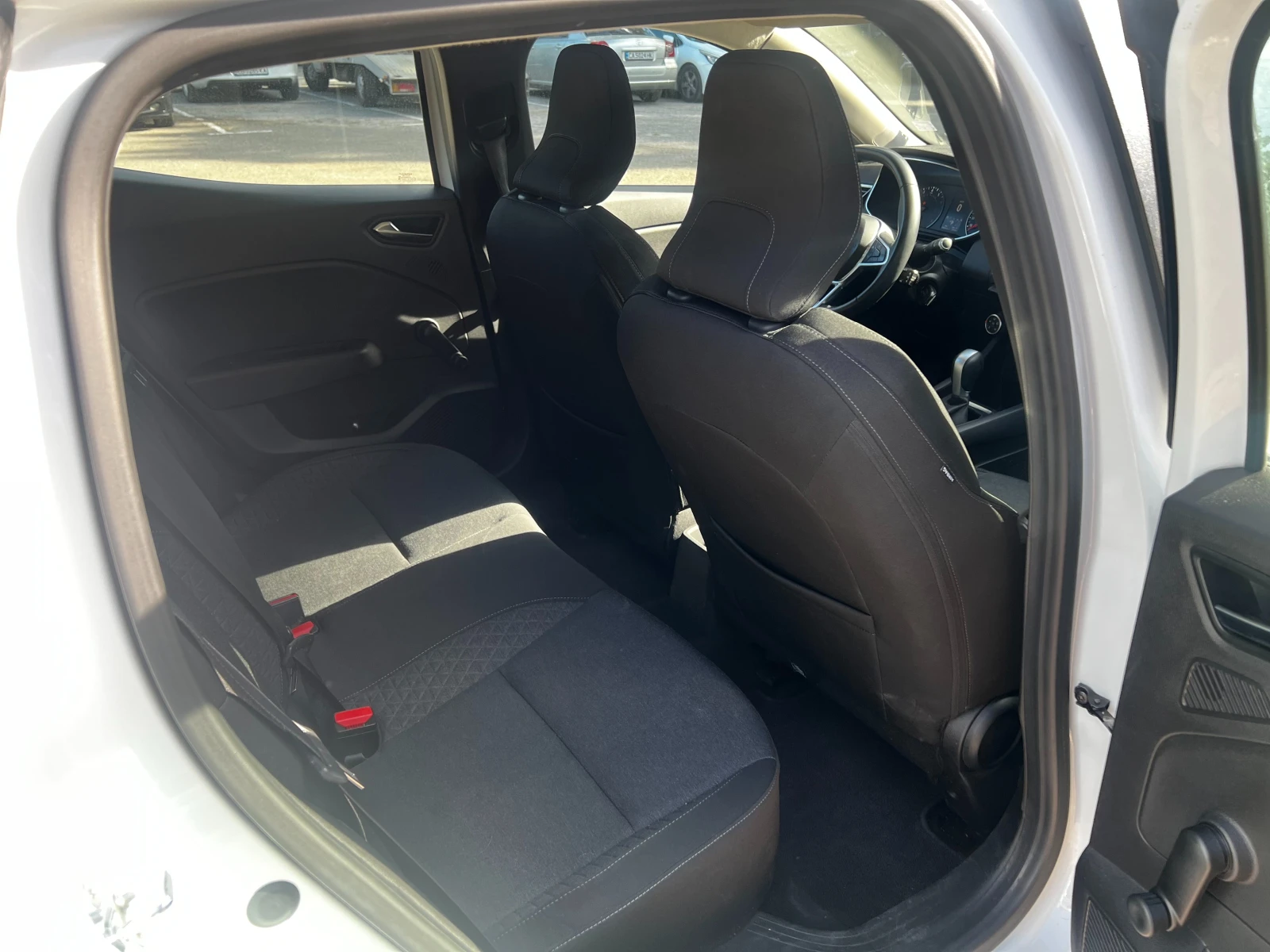 Renault Clio V, снимка 11 - Автомобили и джипове - 56091791