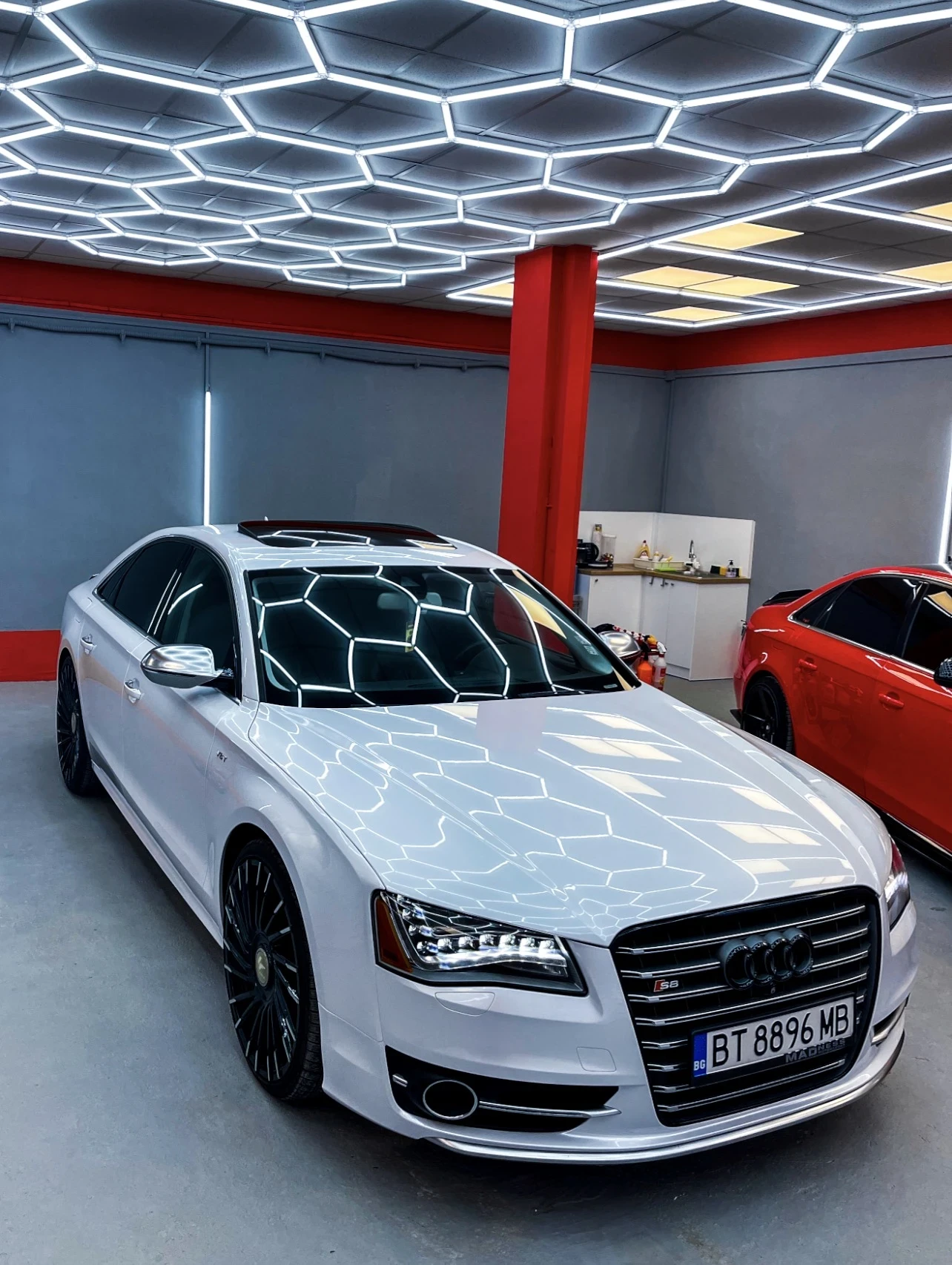 Audi S8, снимка 2 - Автомобили и джипове - 56718367