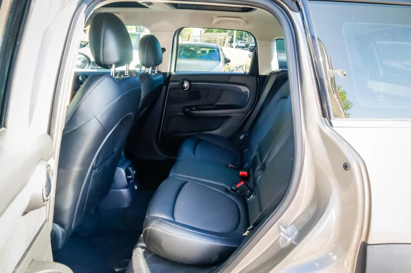 Mini Countryman ПАНОРАМА* КОЖА* КАМЕРА* ПОДГРЕВ* KEYLESS, снимка 8 - Автомобили и джипове - 52485048