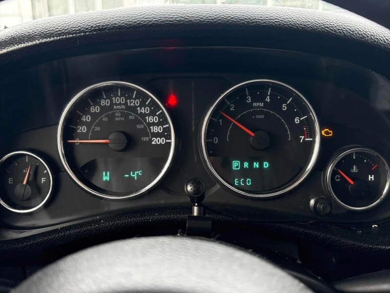 Jeep Wrangler * Sport * CARFAX * БЕЗ ПЪРВОНАЧАЛНА ВНОСКА, снимка 8 - Автомобили и джипове - 52959425