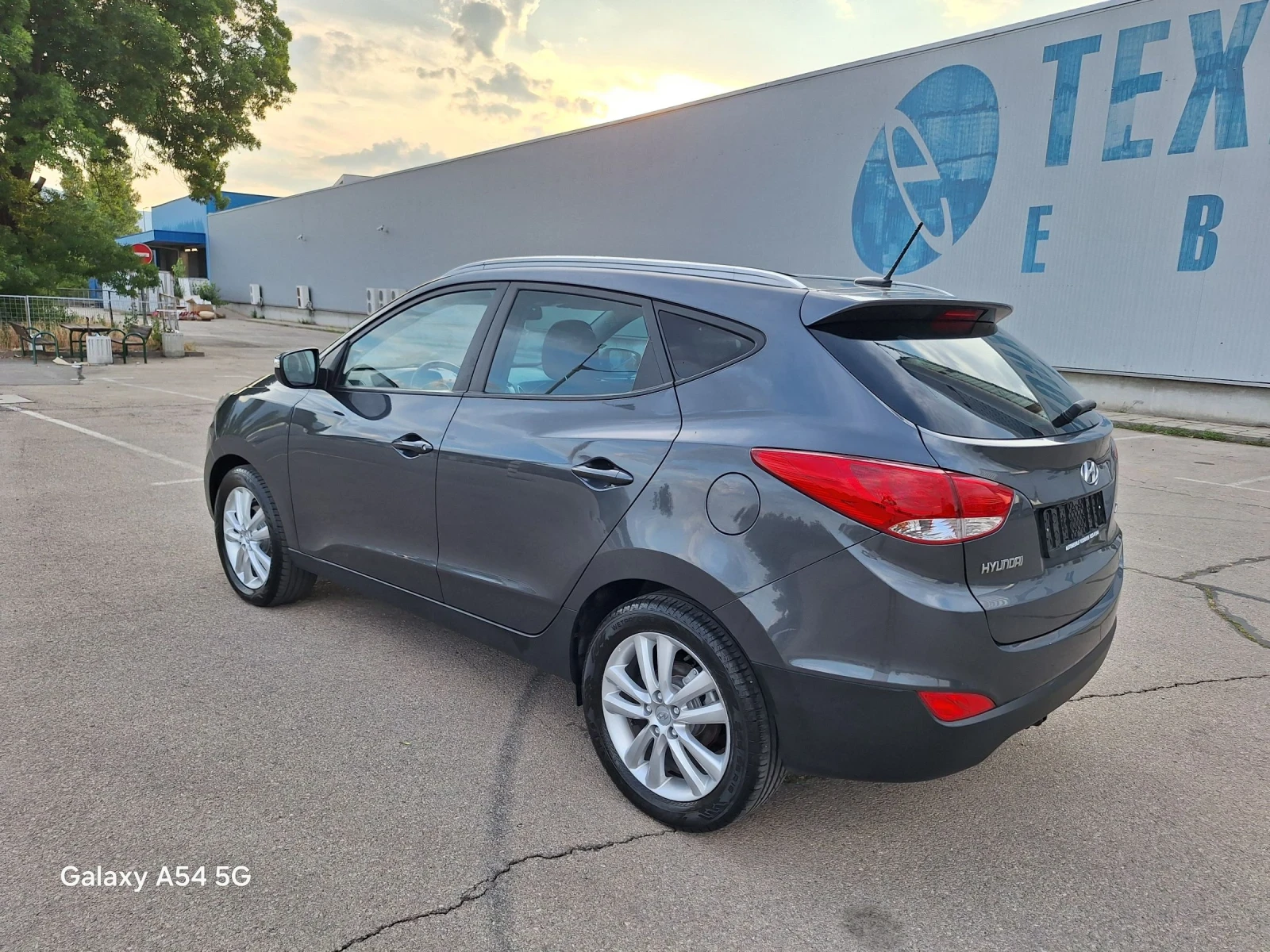 Hyundai IX35 2.0-163кс. ВСИЧКИ ЕКСТРИ - изображение 4