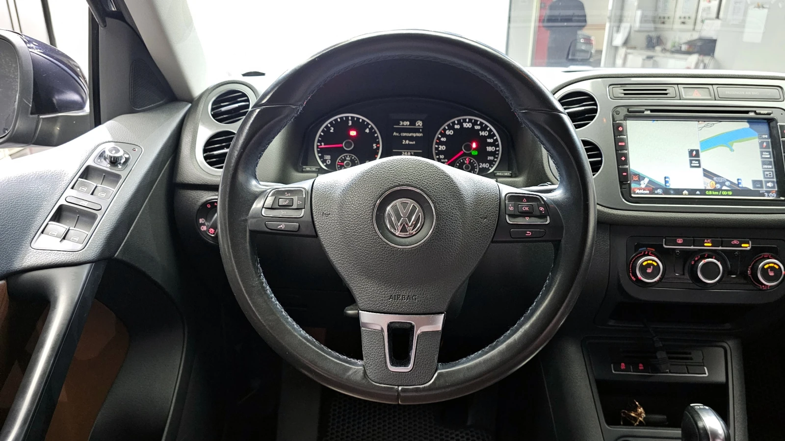 VW Tiguan 2.0TDI COMFORT | Mobile.bg   12