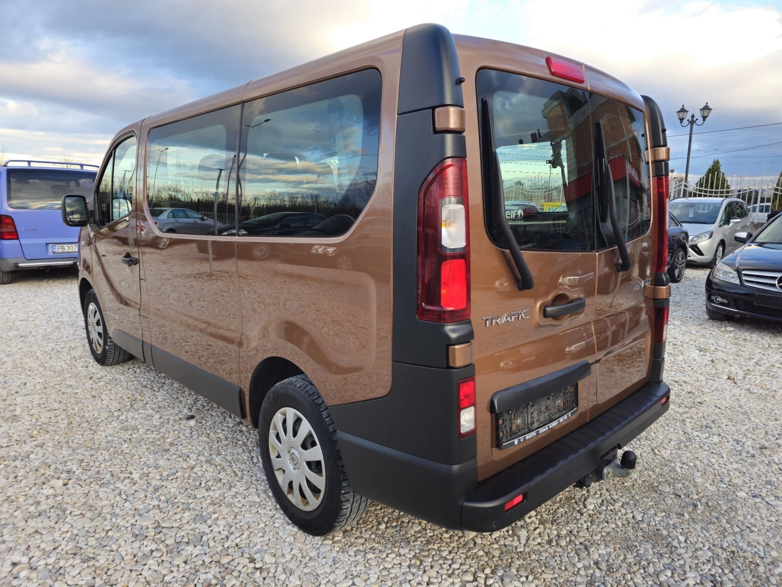 Renault Trafic 1.6TDCi/145КС./8+ 1/ЕВРО6 - изображение 8