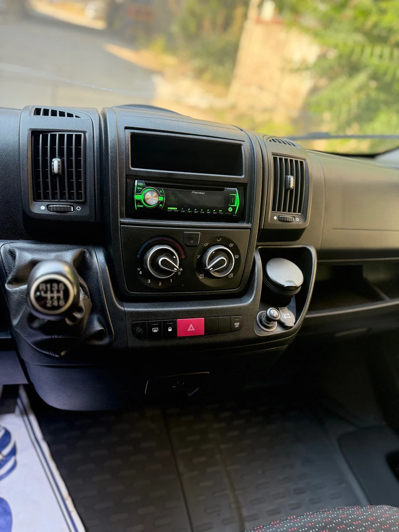 Peugeot Boxer Пътнически - изображение 8