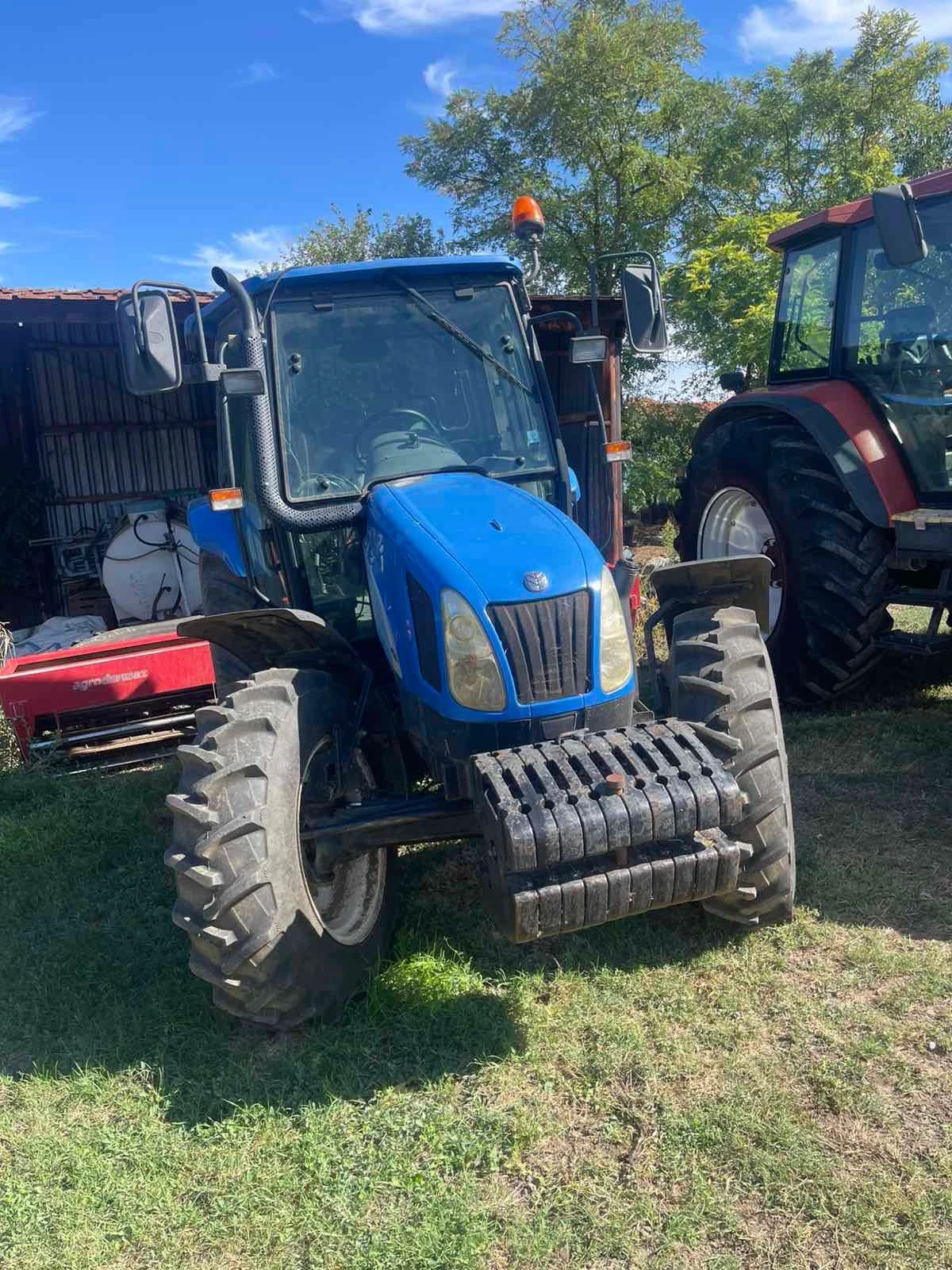 Трактор New Holland TL 100  - изображение 2