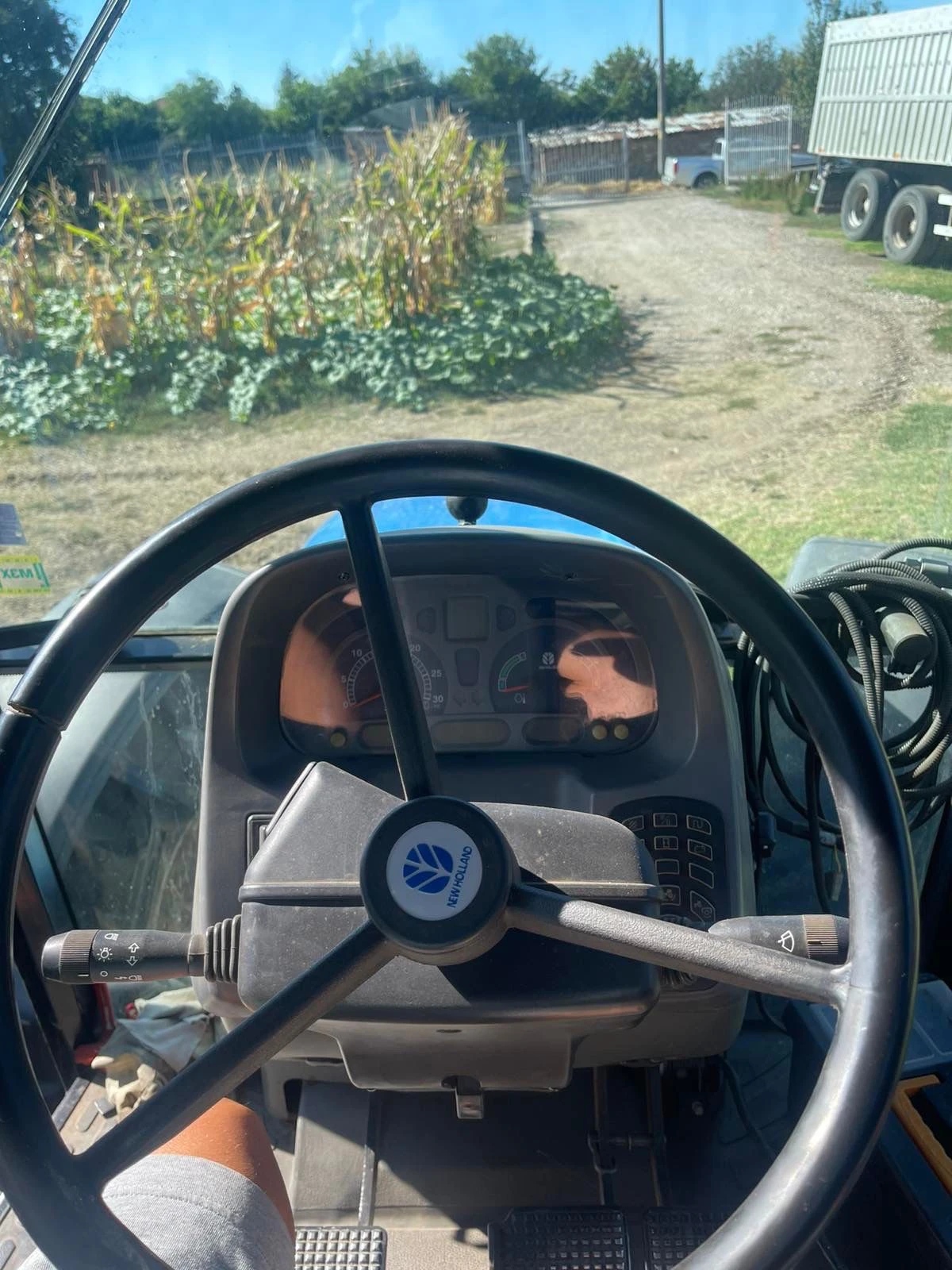 Трактор New Holland TL 100  - изображение 5