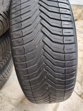 Гуми Всесезонни 235/60R18, снимка 2 - Гуми и джанти - 49090792