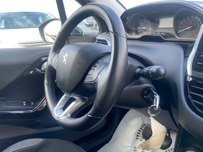 Peugeot 208 1.2i 82HP Evro6B 90388km SERVICE BOOK , снимка 17 - Автомобили и джипове - 49386823