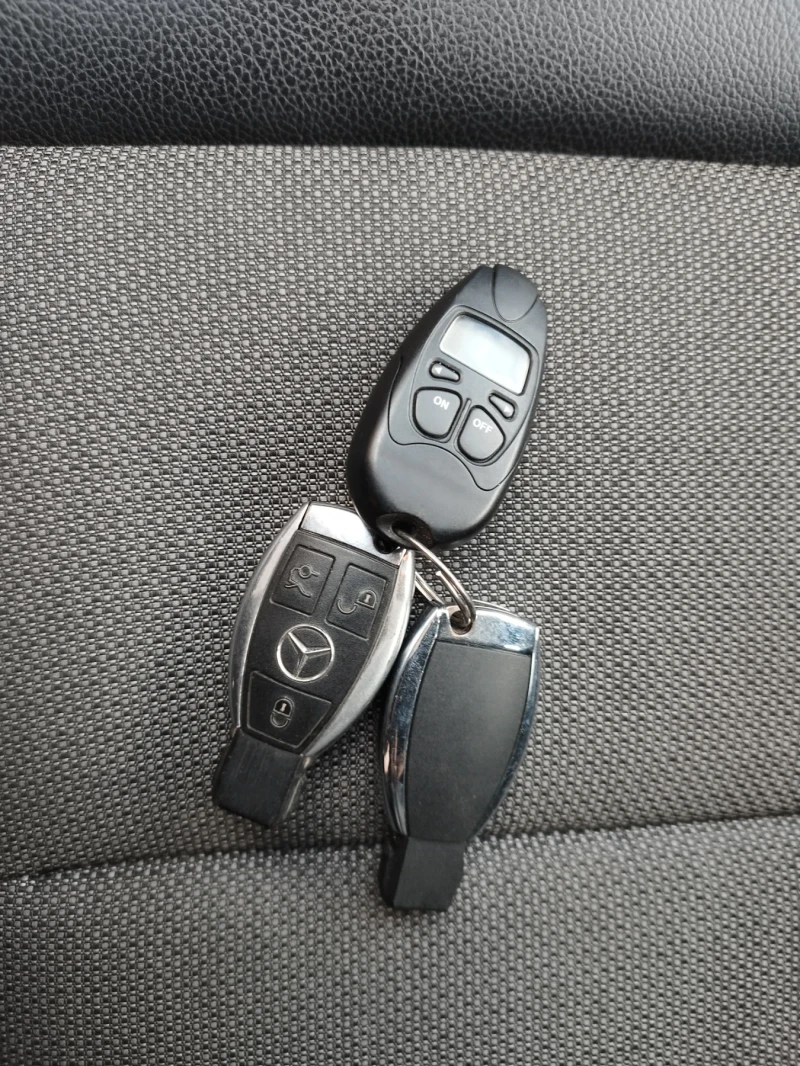 Mercedes-Benz E 350 3.0 CDI 4 Matic EURO 5A, снимка 16 - Автомобили и джипове - 50258845