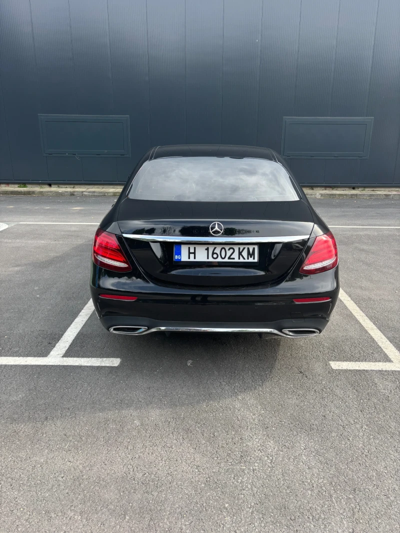 Mercedes-Benz E 220, снимка 5 - Автомобили и джипове - 52584884