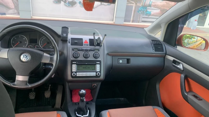 VW Touran Cros touran 2.0tdi, снимка 12 - Автомобили и джипове - 52423211