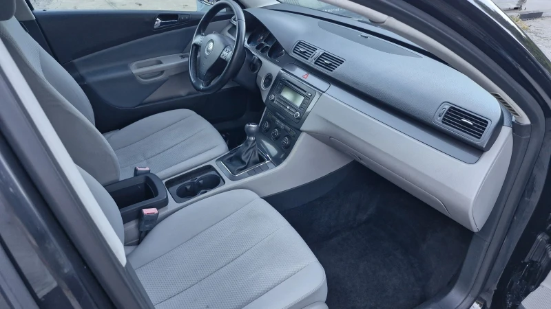 VW Passat 1.9tdi 105hp, снимка 11 - Автомобили и джипове - 51761123