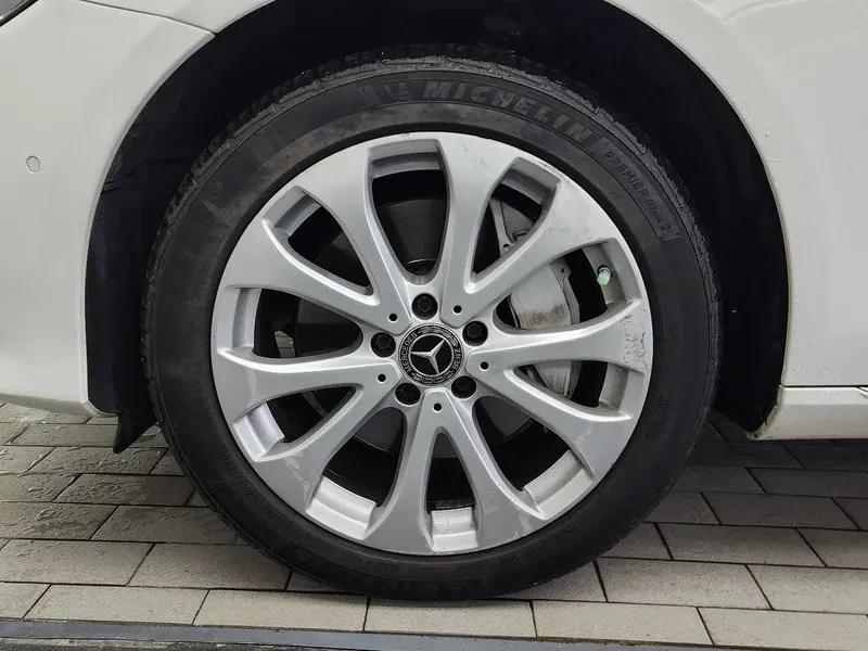 Mercedes-Benz E 300 4MATIC - САМО 30% АВАНС, снимка 9 - Автомобили и джипове - 56266490