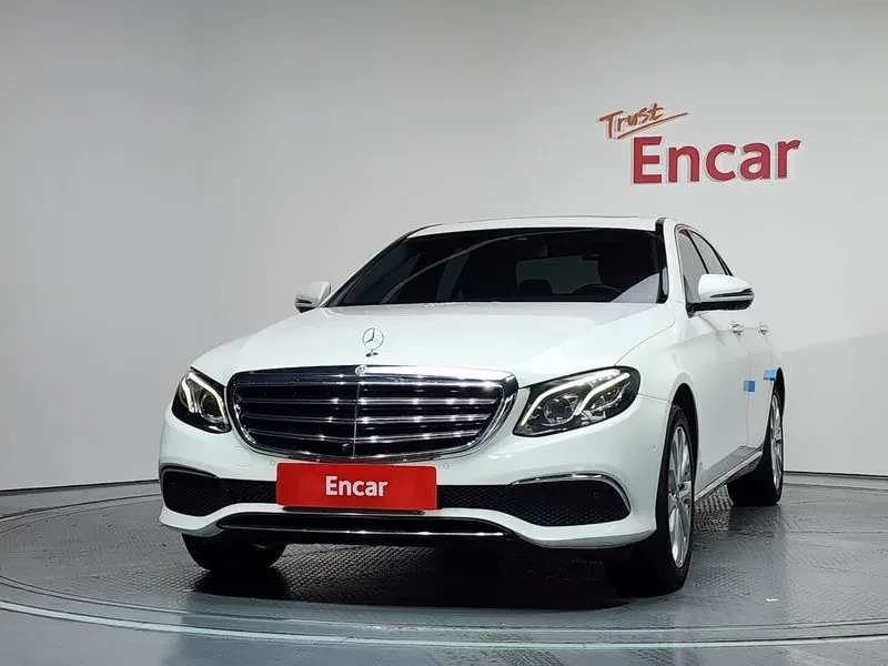 Mercedes-Benz E 300 4MATIC - САМО 30% АВАНС, снимка 5 - Автомобили и джипове - 56266490