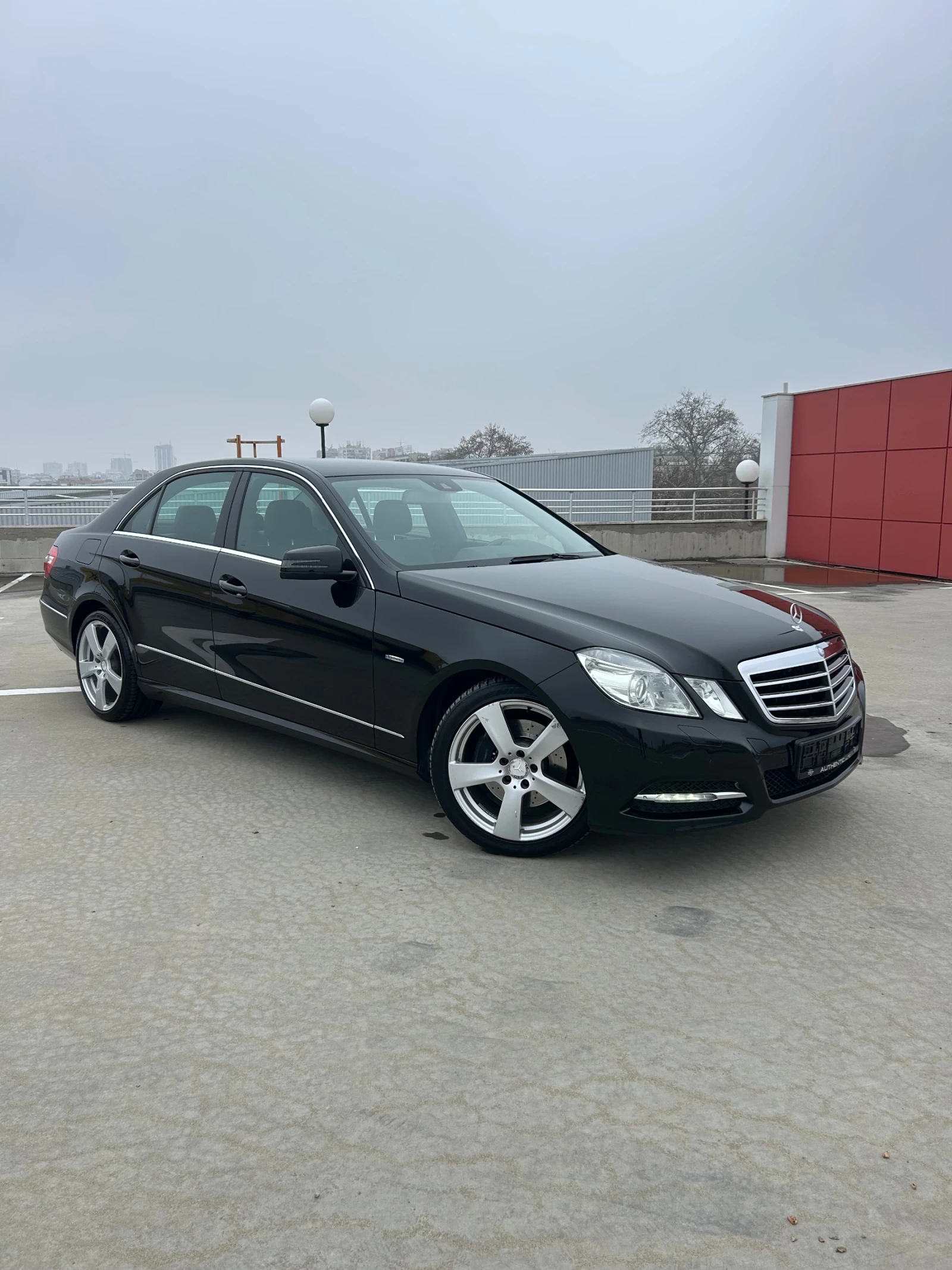 Mercedes-Benz E 200 БЕНЗИН // 7G+ // AVANTGARDE  | Mobile.bg — изображение 1