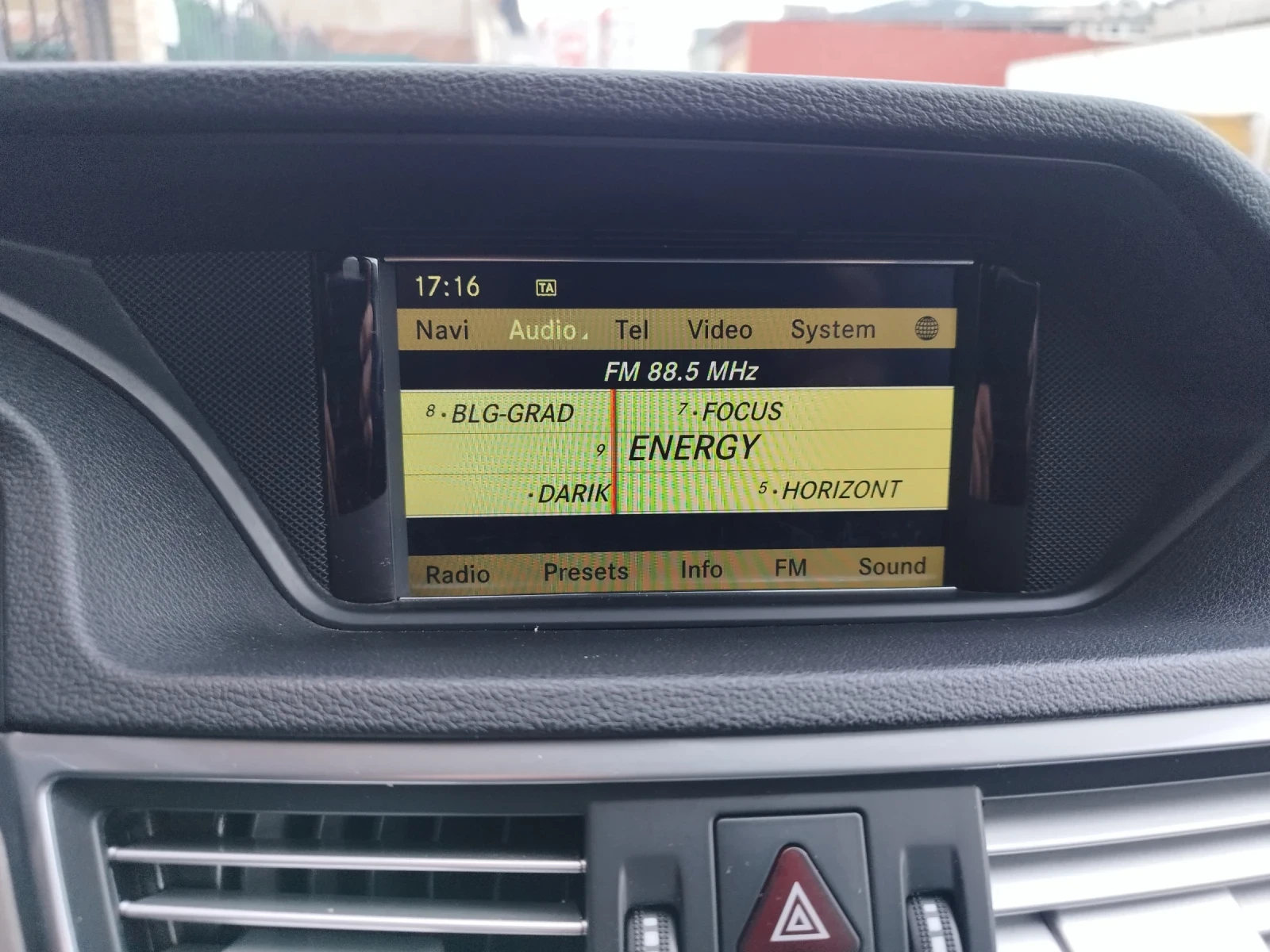 Mercedes-Benz E 350 3.0 CDI 4 Matic EURO 5A | Mobile.bg — изображение 12