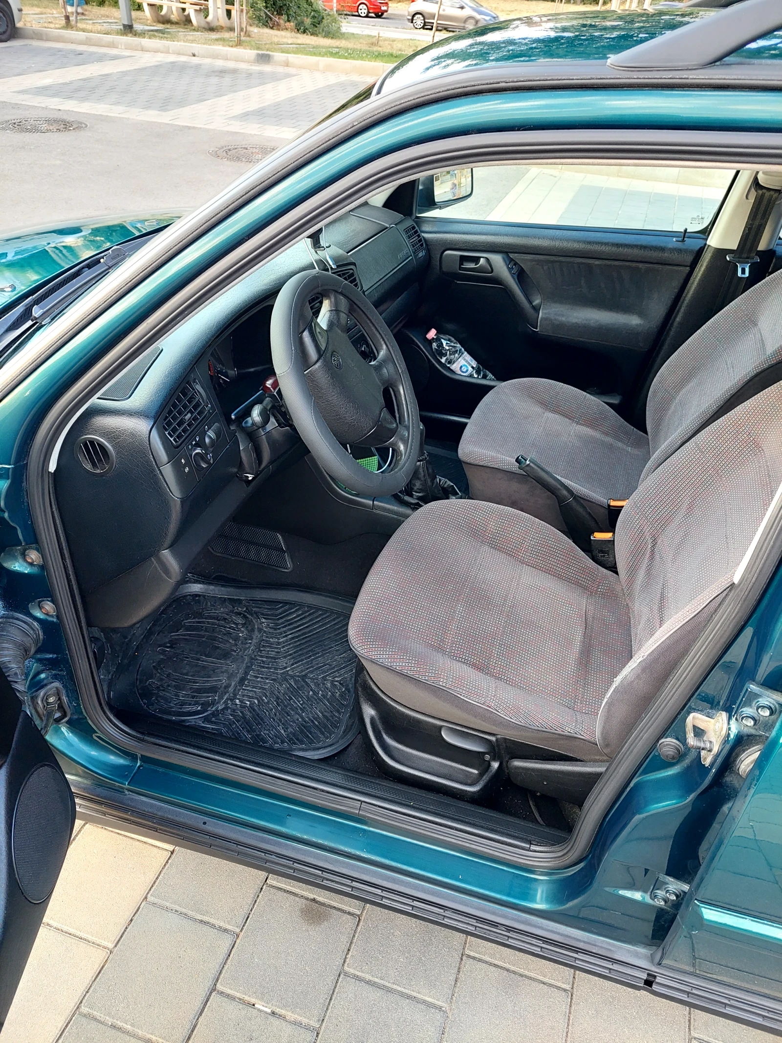 VW Golf 1.8 без ГАЗ ABS, пълен ел.пакет - изображение 10