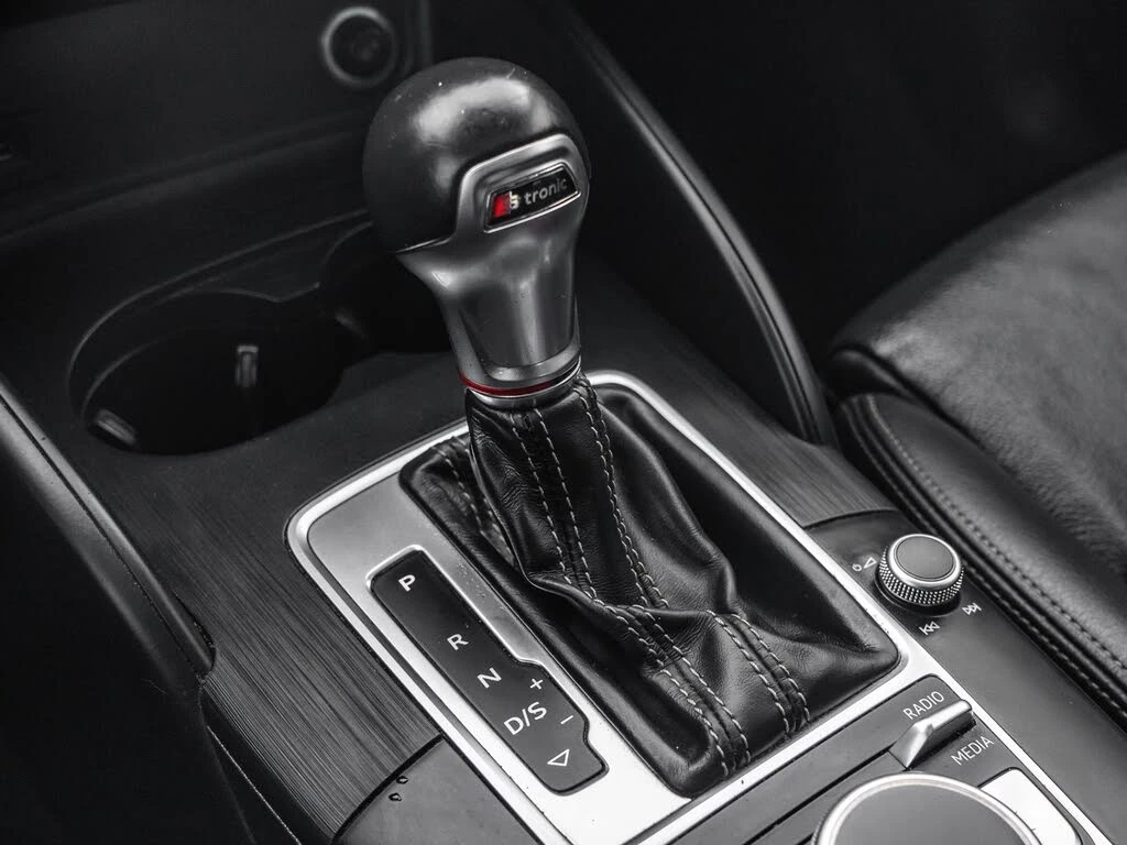 Audi S3 FACELIFT* ПОДГРЕВ* КАМЕРА* ШИБИДАХ* КЕЙЛЕС, снимка 13 - Автомобили и джипове - 54085102