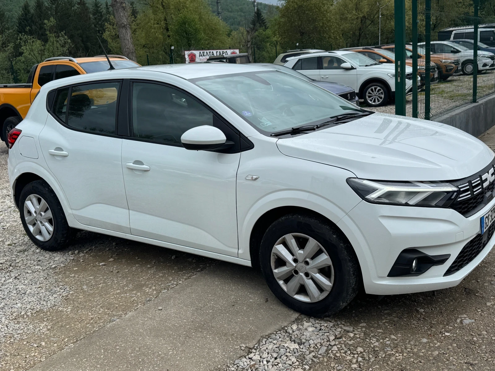Dacia Sandero 1.0, снимка 3 - Автомобили и джипове - 54490655
