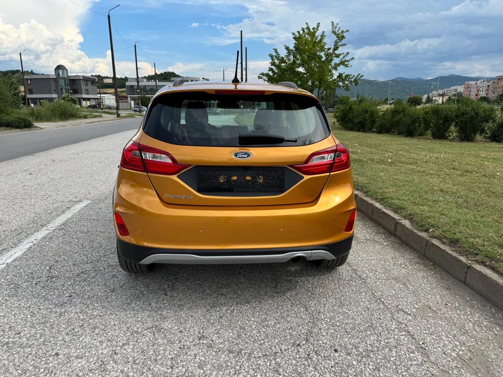 Ford Fiesta 1.0 Turbo Aktiv Top, снимка 4 - Автомобили и джипове - 54855880