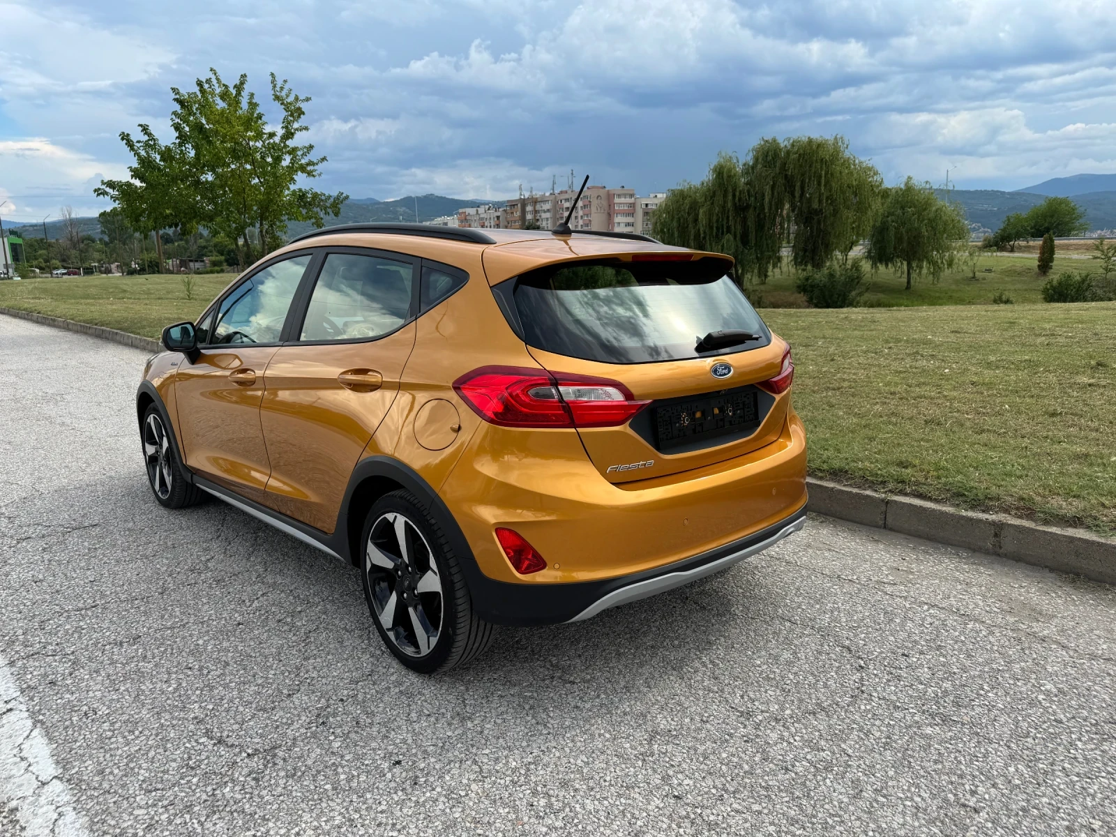 Ford Fiesta 1.0 Turbo Aktiv Top, снимка 3 - Автомобили и джипове - 54855880